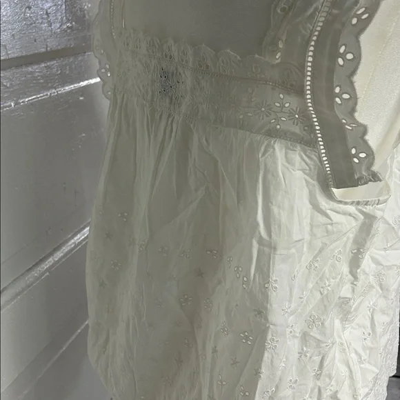 GAP White Eyelet Lace-Trim Tank Top - Picture 5 of 5